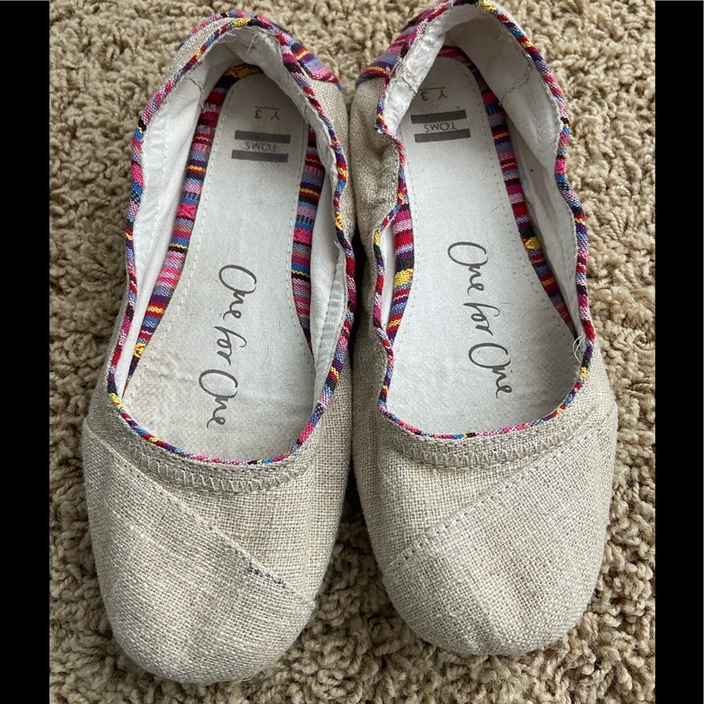 Toms ballet flats sz 3 youth